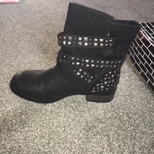 Showstopper Nora Black